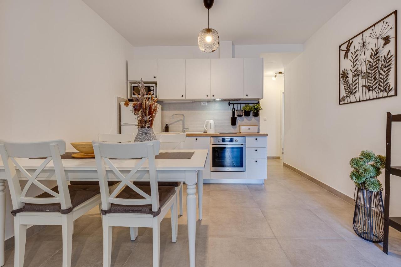 פטרצ'אנה Apartments Juraj מראה חיצוני תמונה