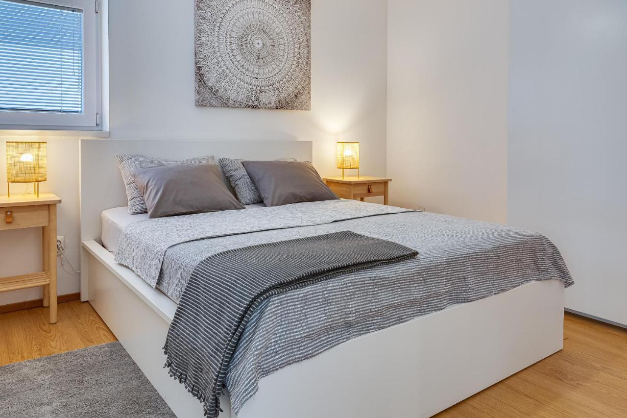 פטרצ'אנה Apartments Juraj מראה חיצוני תמונה